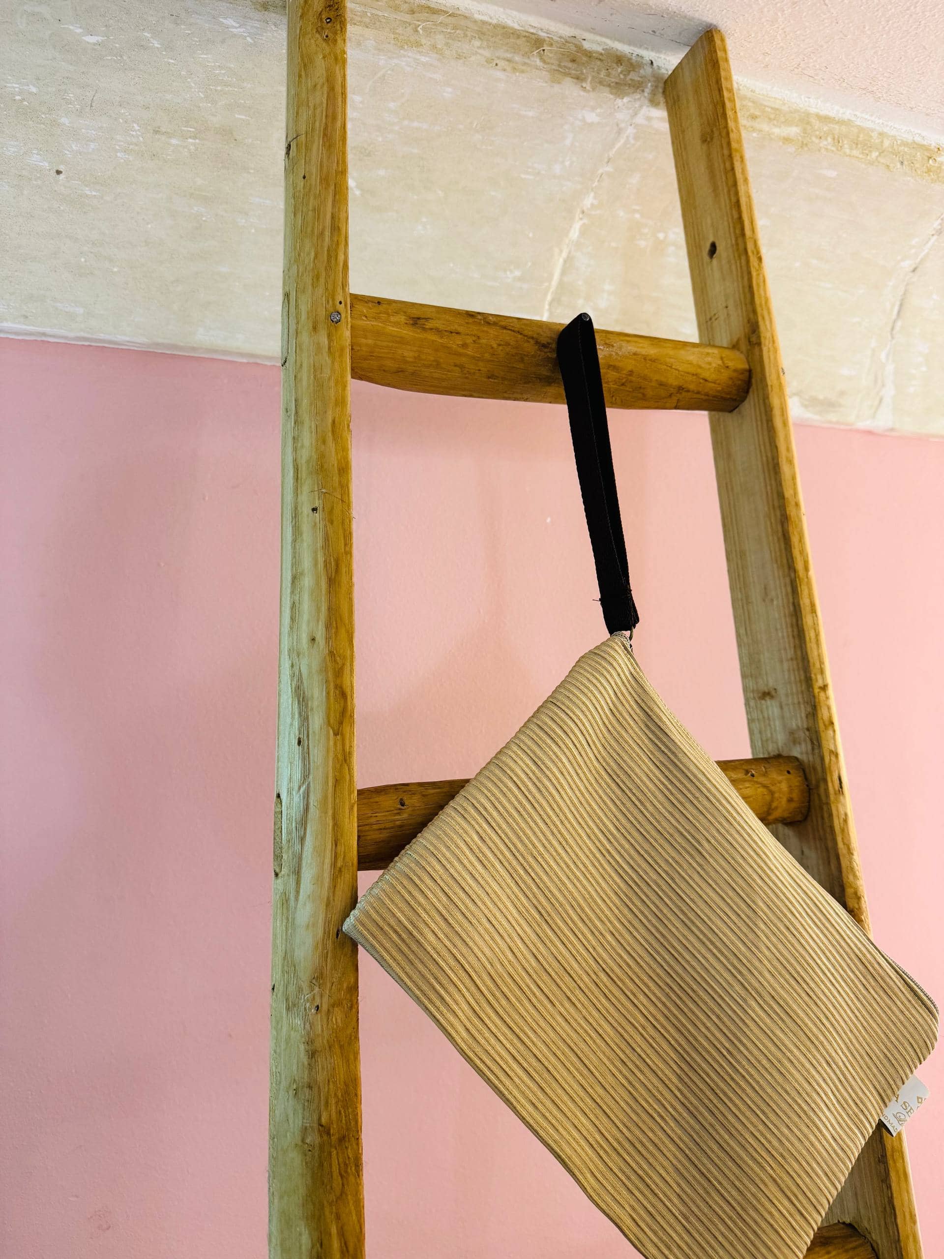 SUNDAY Clutch Suit - immagine 2