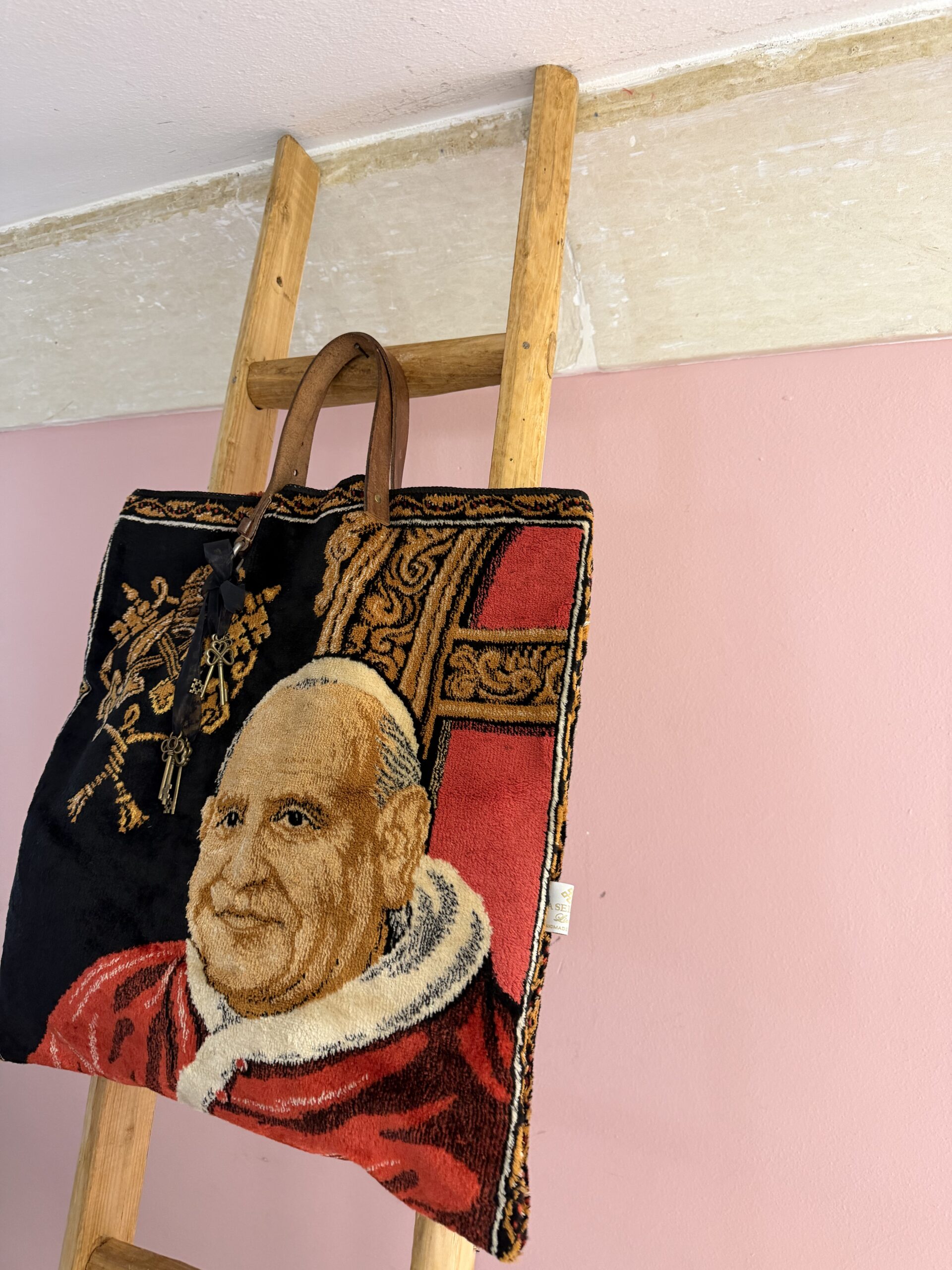 CONCLAVE 13 bag - immagine 2