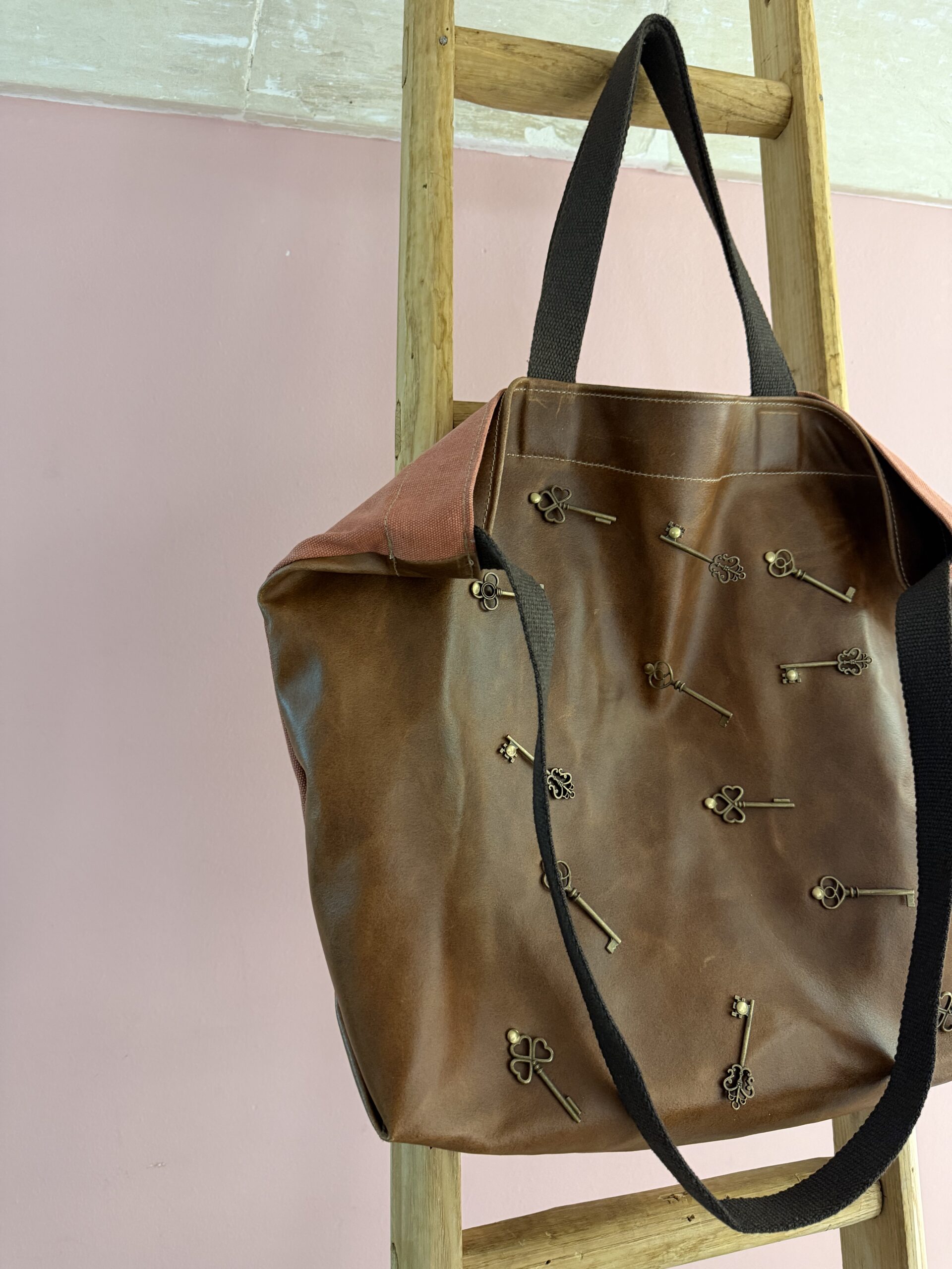 CONCLAVE 14 pop bag - immagine 2