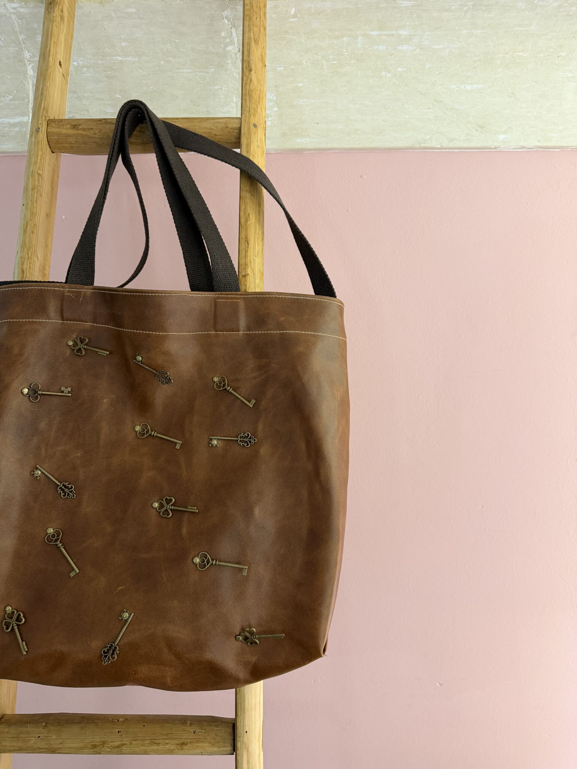 CONCLAVE 14 pop bag - immagine 4