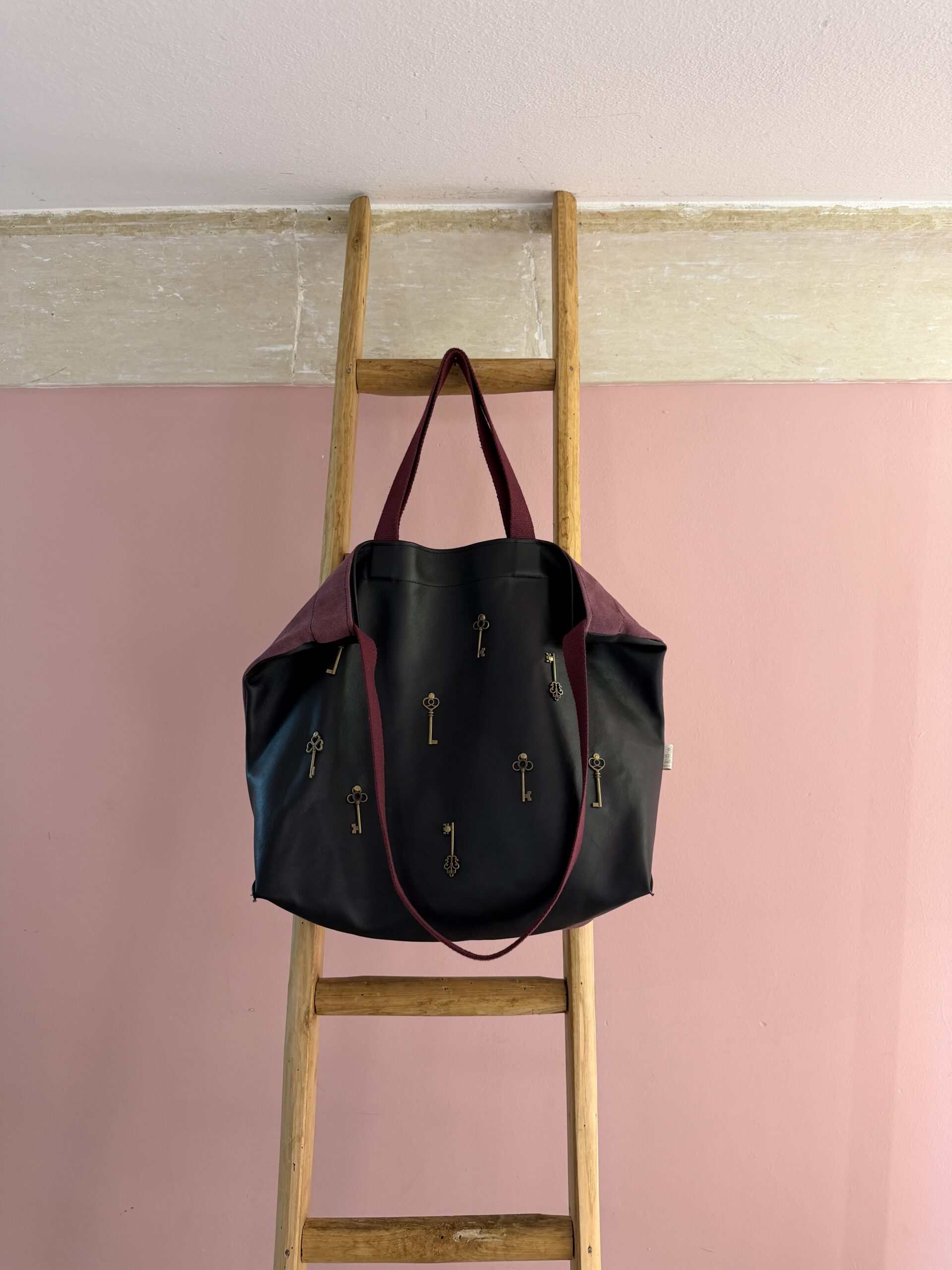 CONCLAVE 15 pop bag